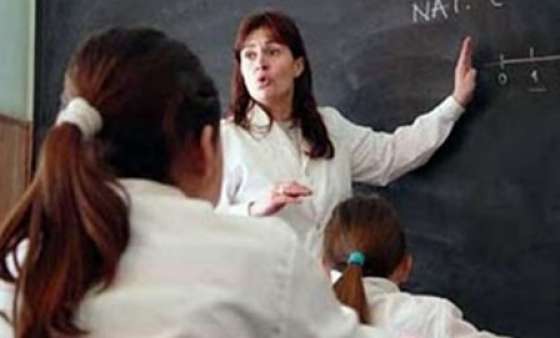 El Gobierno titularizará a más de 3.500 docentes