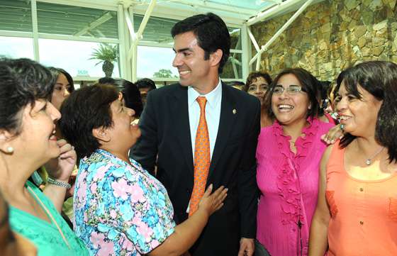 Urtubey saludó a empleados públicos con 25 años de servicio