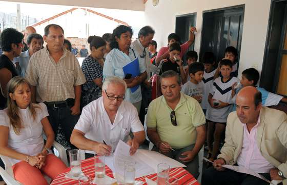 Se firmó convenio con Cerrillos para la ampliación de un Centro de Salud
