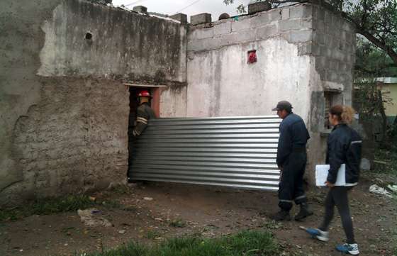 Continúa la asistencia a familias en Campo Quijano afectadas por el temporal