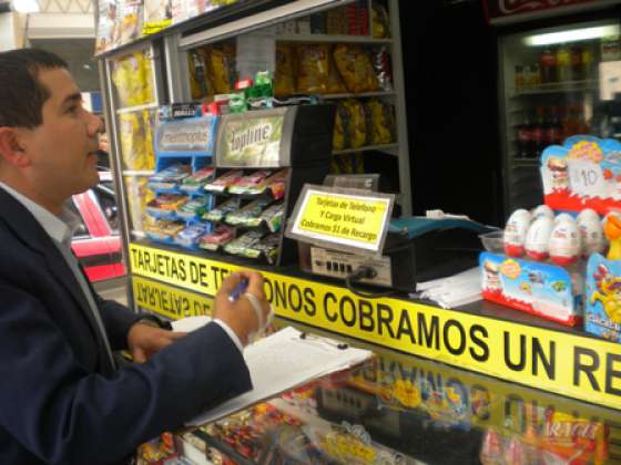 Comercios fueron sancionados por cobrar sobreprecio en la recarga virtual de celulares