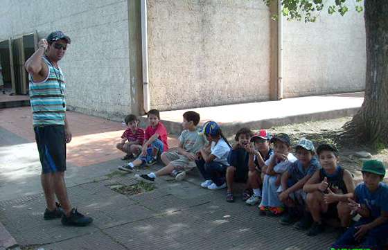 Actividades para los chicos de todos los barrios en playones de verano