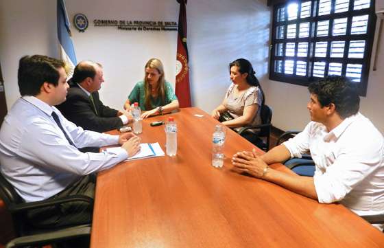 Pace recibió a madre y al abogado de joven denunciante