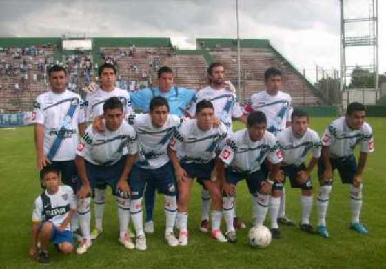 Juventud ganó el primer clásico del triangular de verano 2013