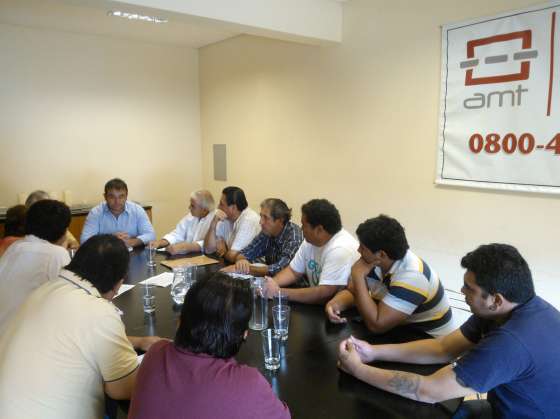 Avanza el diálogo con los trabajadores de taxis y remises