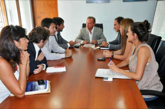 Trabajo coordina nuevas fábricas sociales y cursos de formación en 12 municipios