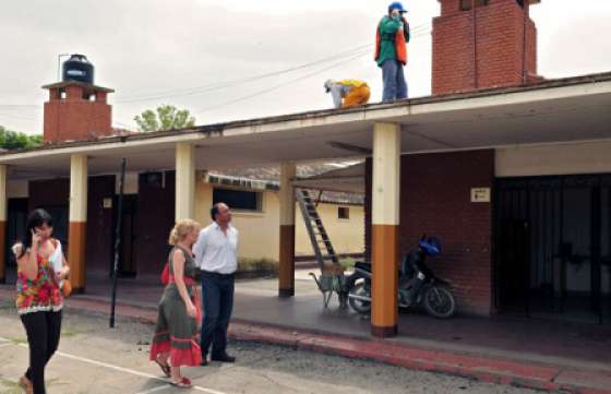 Provincia y municipio supervisan obras en escuelas de la ciudad