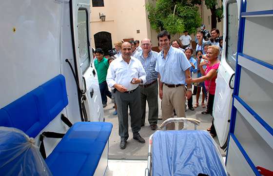 Nuevas ambulancias para municipios del interior