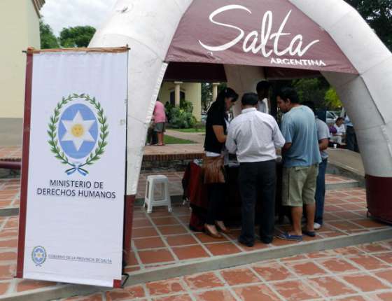 Derechos Humanos difunde sus programas en los festivales y fiestas patronales