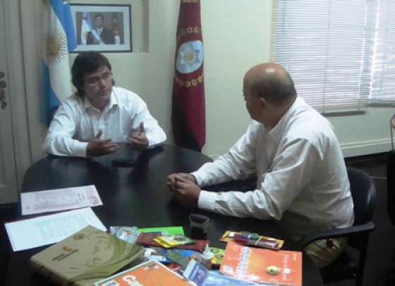 Defensa del Consumidor acordó con comercios el congelamiento de precios para la canasta escolar