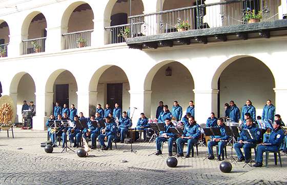 La banda de música del Servicio Penitenciario actuó en la plaza 9 de Julio