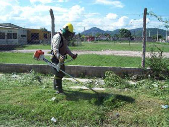Finalizaron tareas de desmalezamiento en barrios
