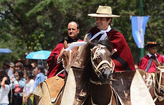 El pueblo argentino rindió tributo a los héroes del 20 de Febrero de 1813