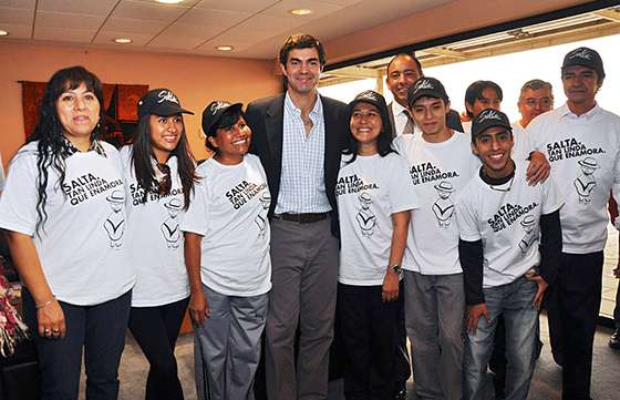 Estudiantes y docentes salteños del Instituto de Idiomas iniciaron su viaje de capacitación a  Estados Unidos