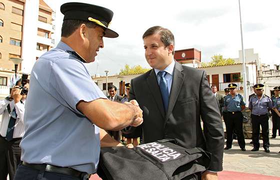 La Policía recibió equipamiento para diferentes dependencias