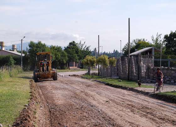Vialidad de la Provincia pavimenta la ruta 150 secundaria