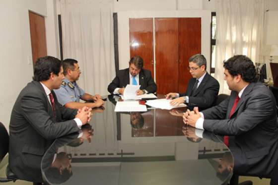 Convenio con la empresa La Veloz del Norte para el traslado de policías en servicio