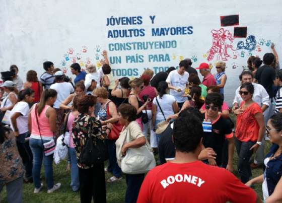 Más de 250 jóvenes y adultos mayores del Noa en un encuentro regional intergeneracional