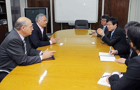 Empresa siderúrgica coreana interesada en invertir en Salta