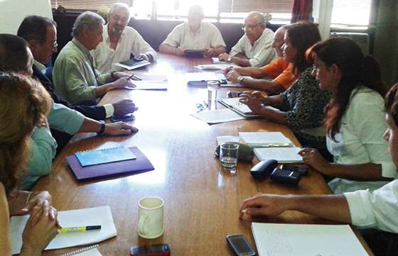 Trabajan en el saneamiento y encauzamiento del río Arenales