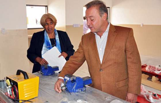 Fortuny recorrió las instalaciones de la Escuela de Artes y Oficios