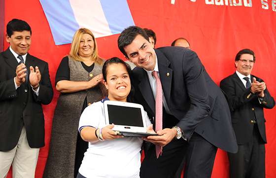 “Vamos a seguir trabajando y fortaleciendo el sistema educativo”, dijo el Gobernador