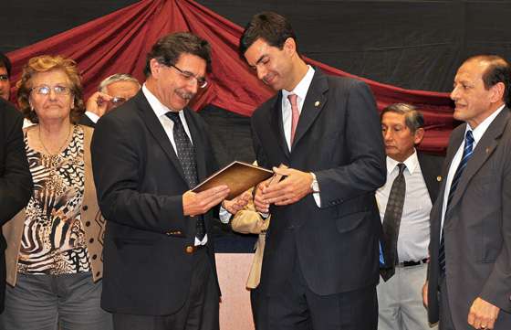 “Trabajamos para que la universidad pública sea un instrumento de transformación en la calidad de vida de los salteños” dijo Urtubey