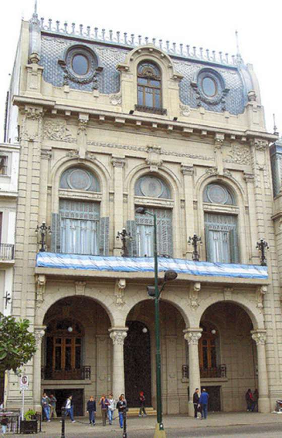 Inicia la venta de productos en la Muestra de Diseño Salteño