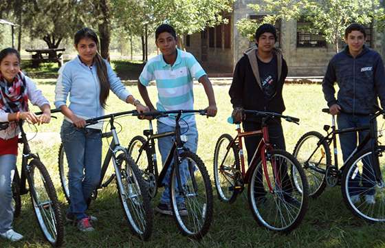 En Salta más de 300 escuelas reciben aportes para movilidad