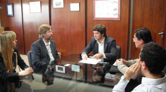 Convenio entre la EAP y el Instituto de Tecnología Industrial para cursos y talleres de software