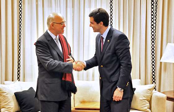 Urtubey recibió al embajador del Reino Unido en Argentina