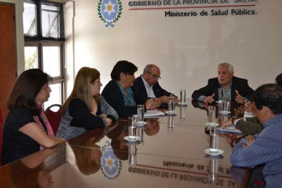 Estudian convenio para provisión de medicamentos oncológicos