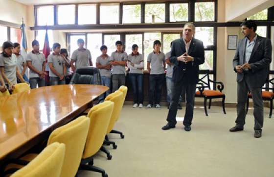 Adolescentes de Chicoana recorren la capital Salteña