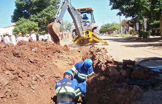 Se ejecutó obra en el sistema cloacal en Apolinario Saravia