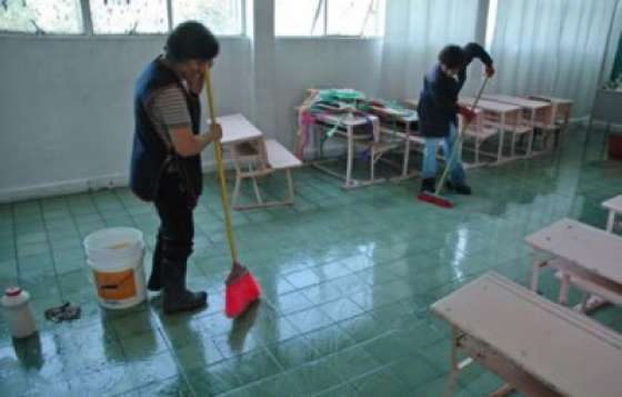 Más de 2800 ordenanzas de escuelas pasarán a planta permanente