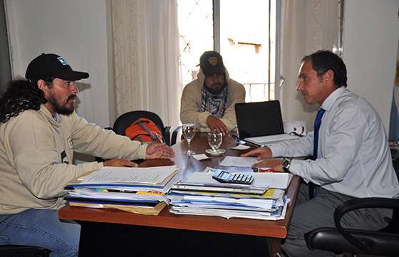 Gobierno y movimientos sociales acuerdan acciones en materia de obra pública