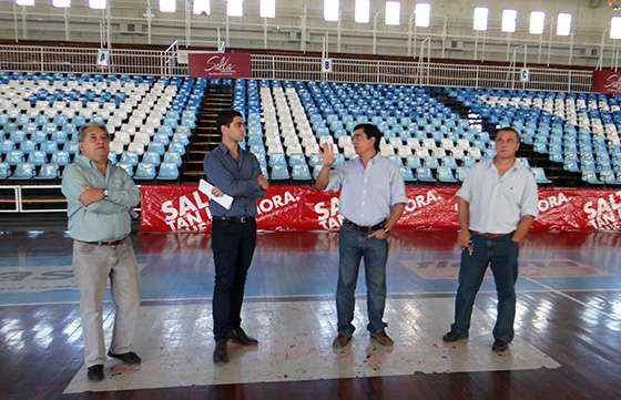 Se acondiciona el Delmi para los partidos de las selecciones de vóley de Argentina y Francia