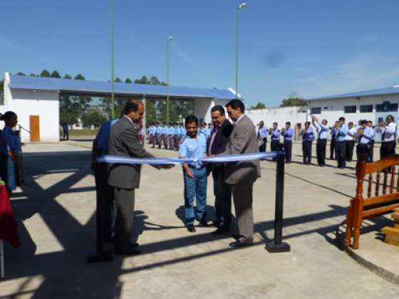 Los internos de la cárcel de Orán aprenden carpintería