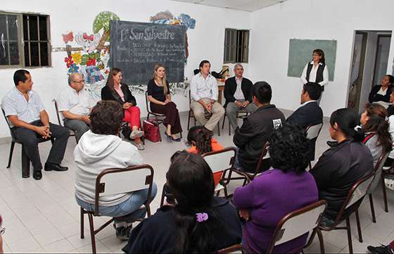 Funcionarios del gabinete provincial se reunieron con representantes de los barrios de la zona oeste