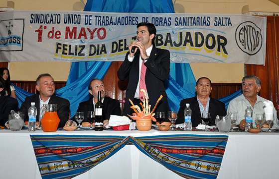 Urtubey compartió la cena por el Día Internacional del Trabajo junto a trabajadores de obras sanitarias de la provincia