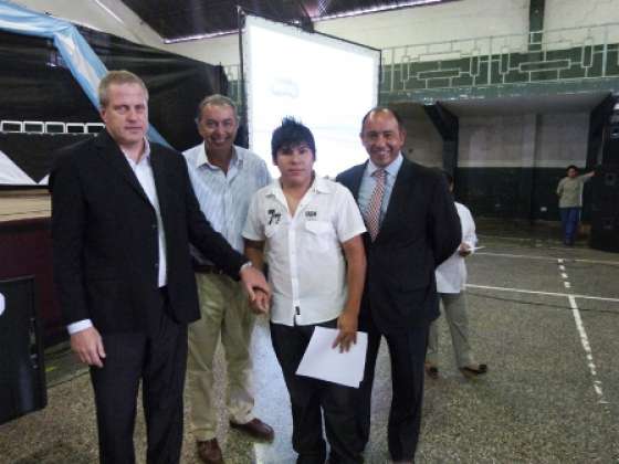 El acceso a nuevas tecnologías fortalece a la escuela pública