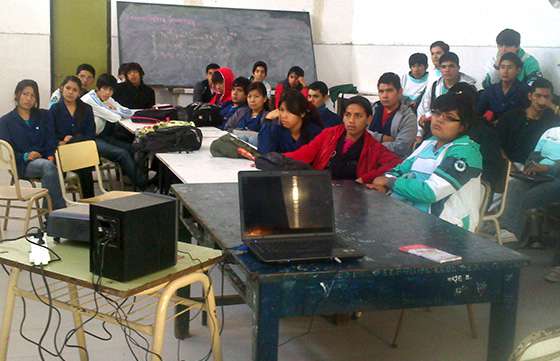 Continúan talleres en escuelas sobre prevención a la adicción al juego