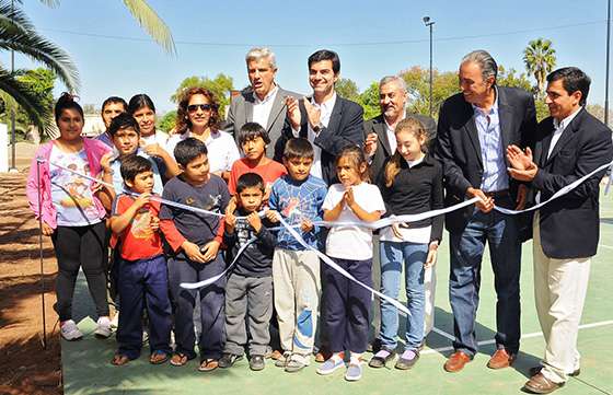 Urtubey inauguró en El Galpón y en Metán tres playones para fomentar la práctica deportiva