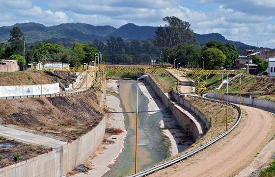 Se hacen obras de iluminación y áreas de recreación en puente Packham de Tartagal