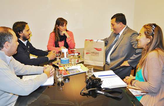 Autoridades de la localidad boliviana de Cercado interesados en la actividad maderera de Salta