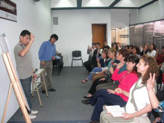 La Escuela de Administración Pública brinda capacitaciones en el interior