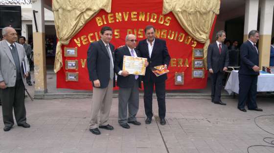 Distinguieron al secretario de Servicios de Salud, Ricardo Carpio, en Villa Primavera