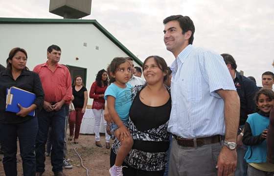 Noventa familias de Pichanal recibieron las llaves de su nueva vivienda