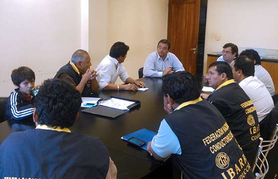 AMT y taxistas analizaron medidas contra el transporte ilegal