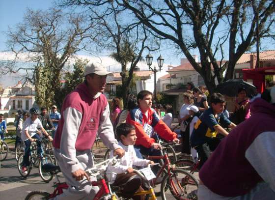 Más de tres mil personas en la caravana solidaria de EFETA 